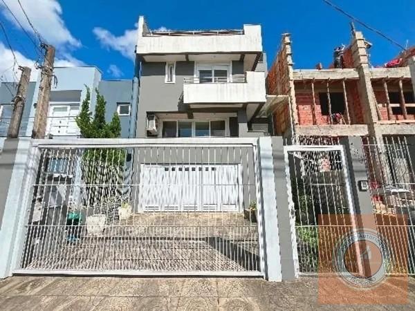 Casa, 3 quartos, 244 m² - Foto 1