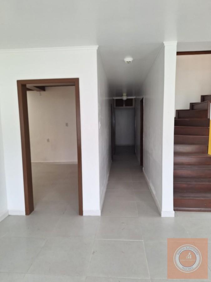 Casa, 3 quartos, 242 m² - Foto 2